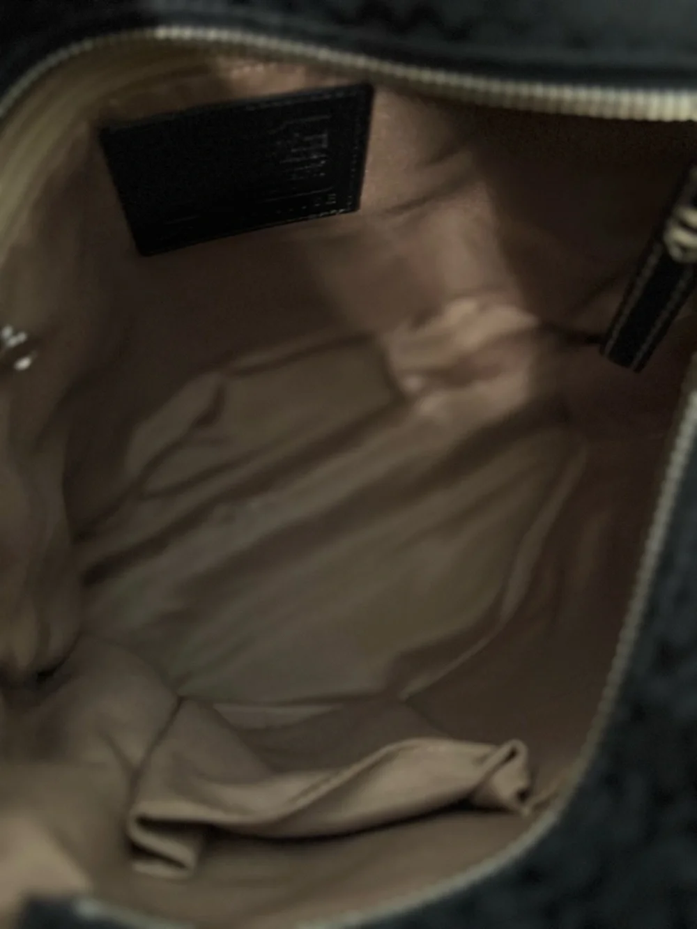 Coach Black Signature Gallery Jacquard Tote EUC - Picture 11 of 13